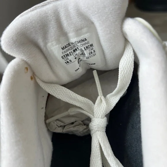 Nike ID White/Sail and Midnight Navy Blue Air Max 90 Sneakers (US 10.5M) - Picture 8 of 8